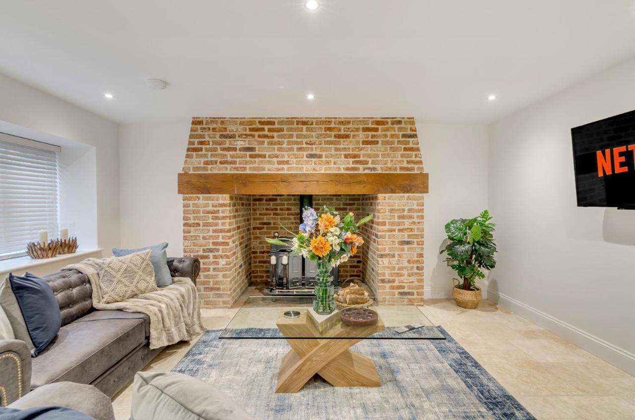 Spacious 6-Bed Home, Near The Norfolk Broads Clippesby Eksteriør bilde