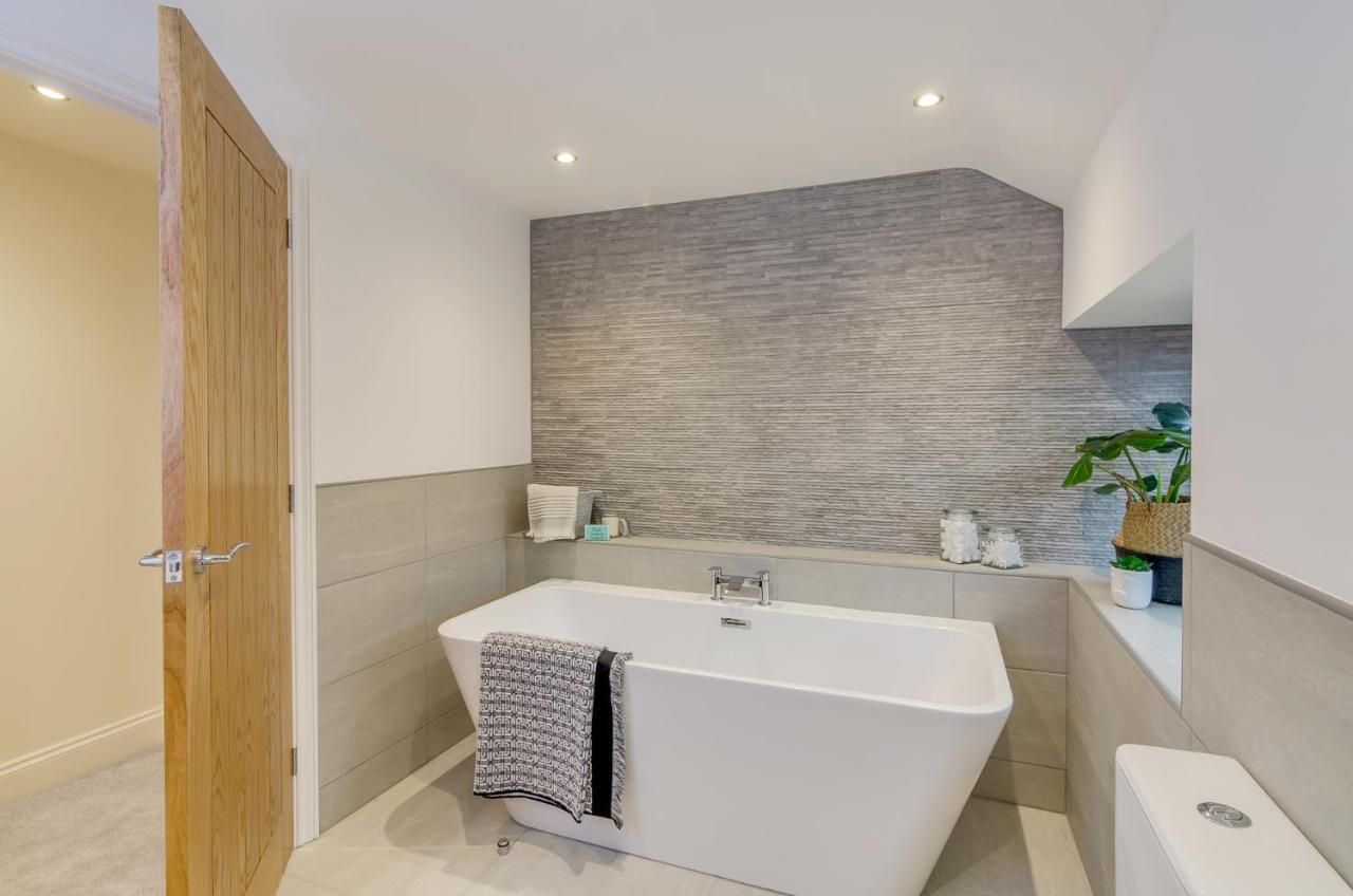 Spacious 6-Bed Home, Near The Norfolk Broads Clippesby Eksteriør bilde