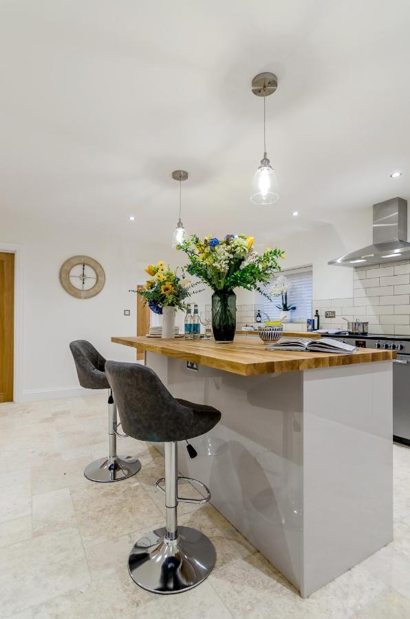 Spacious 6-Bed Home, Near The Norfolk Broads Clippesby Eksteriør bilde