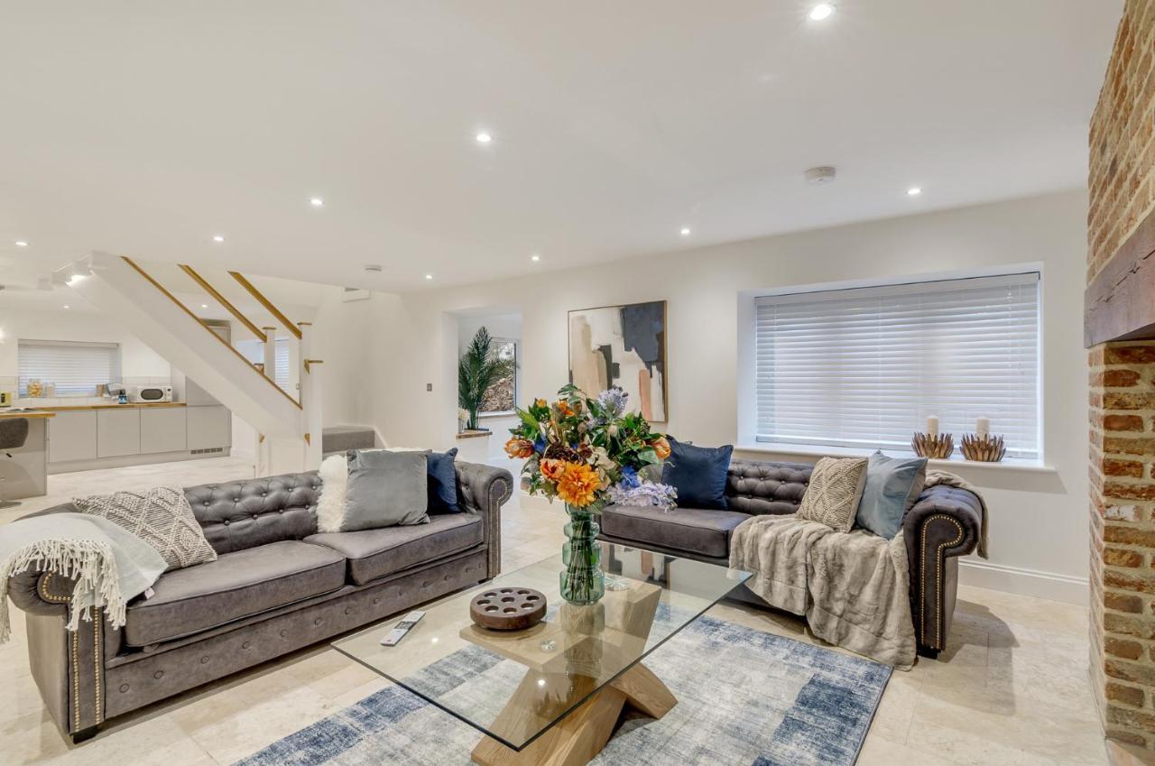 Spacious 6-Bed Home, Near The Norfolk Broads Clippesby Eksteriør bilde