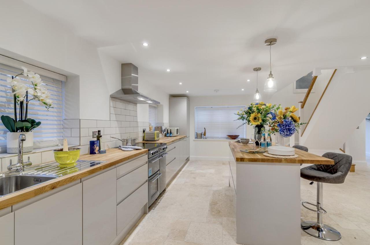 Spacious 6-Bed Home, Near The Norfolk Broads Clippesby Eksteriør bilde