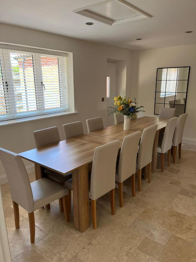 Spacious 6-Bed Home, Near The Norfolk Broads Clippesby Eksteriør bilde