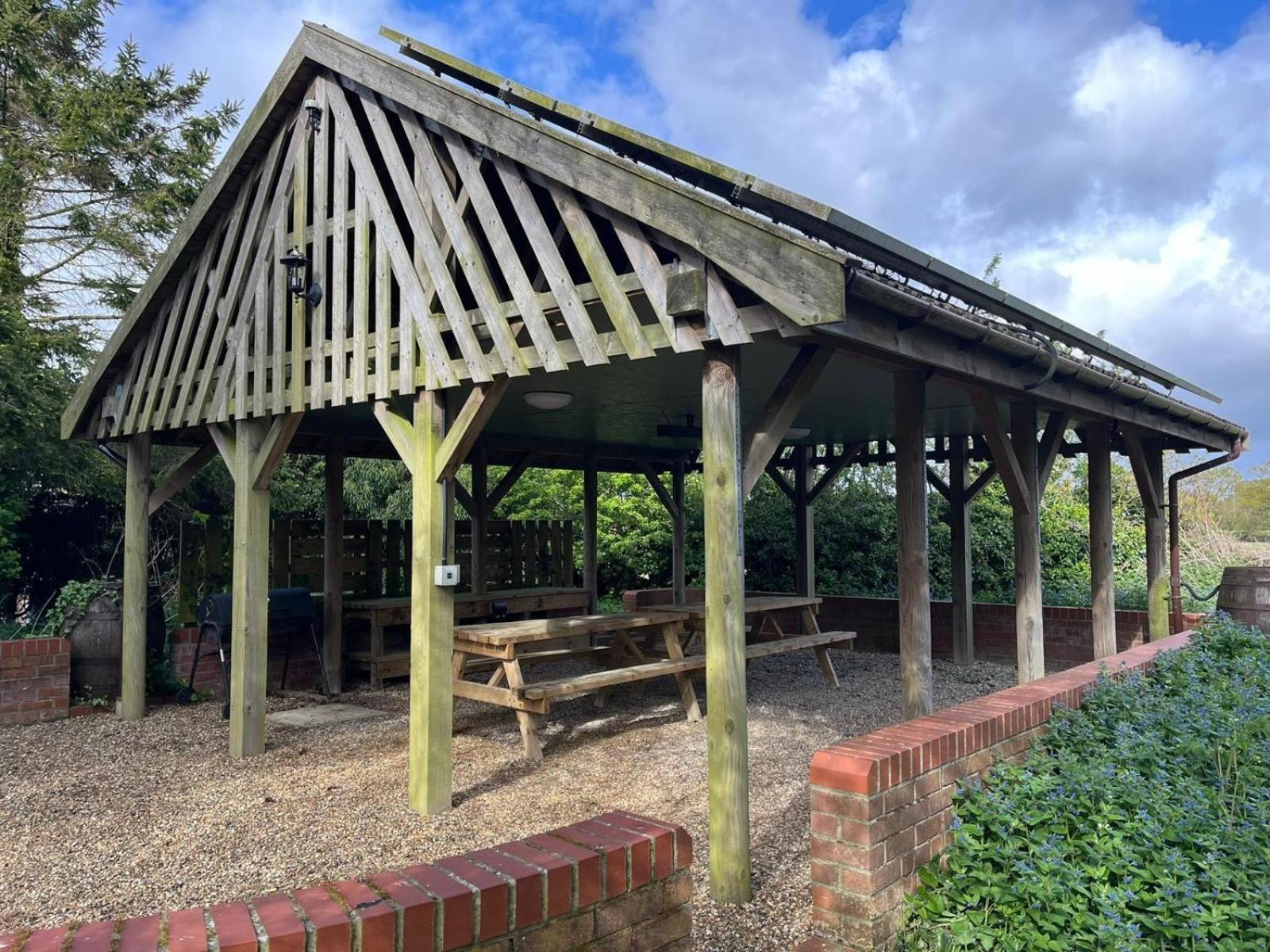 Spacious 6-Bed Home, Near The Norfolk Broads Clippesby Eksteriør bilde